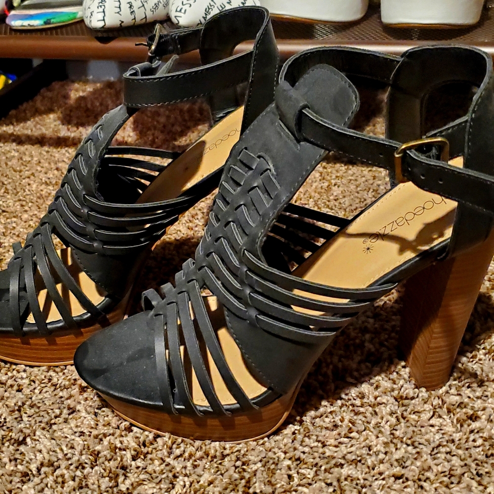 Black strap chunk heels